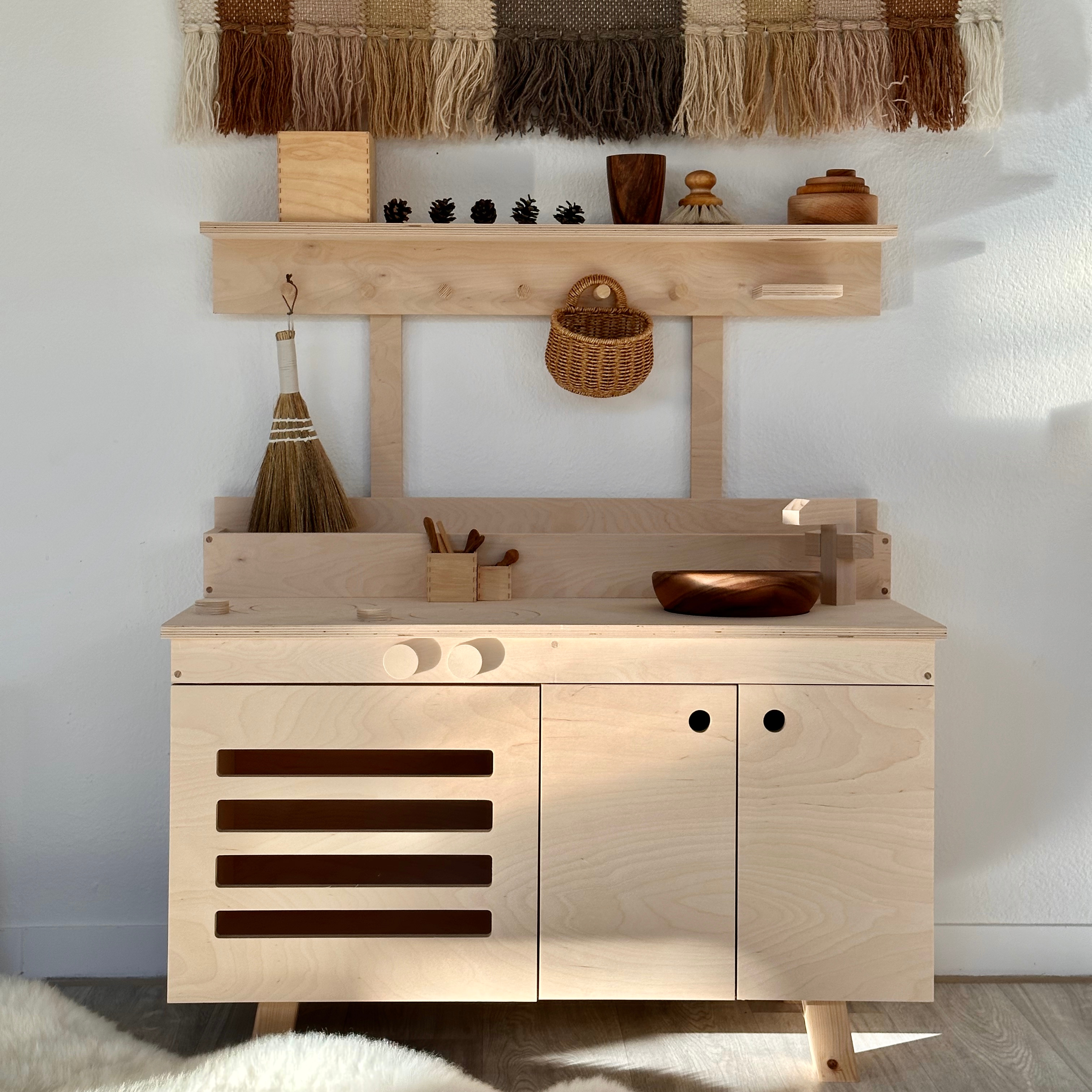 UMI play kitchen