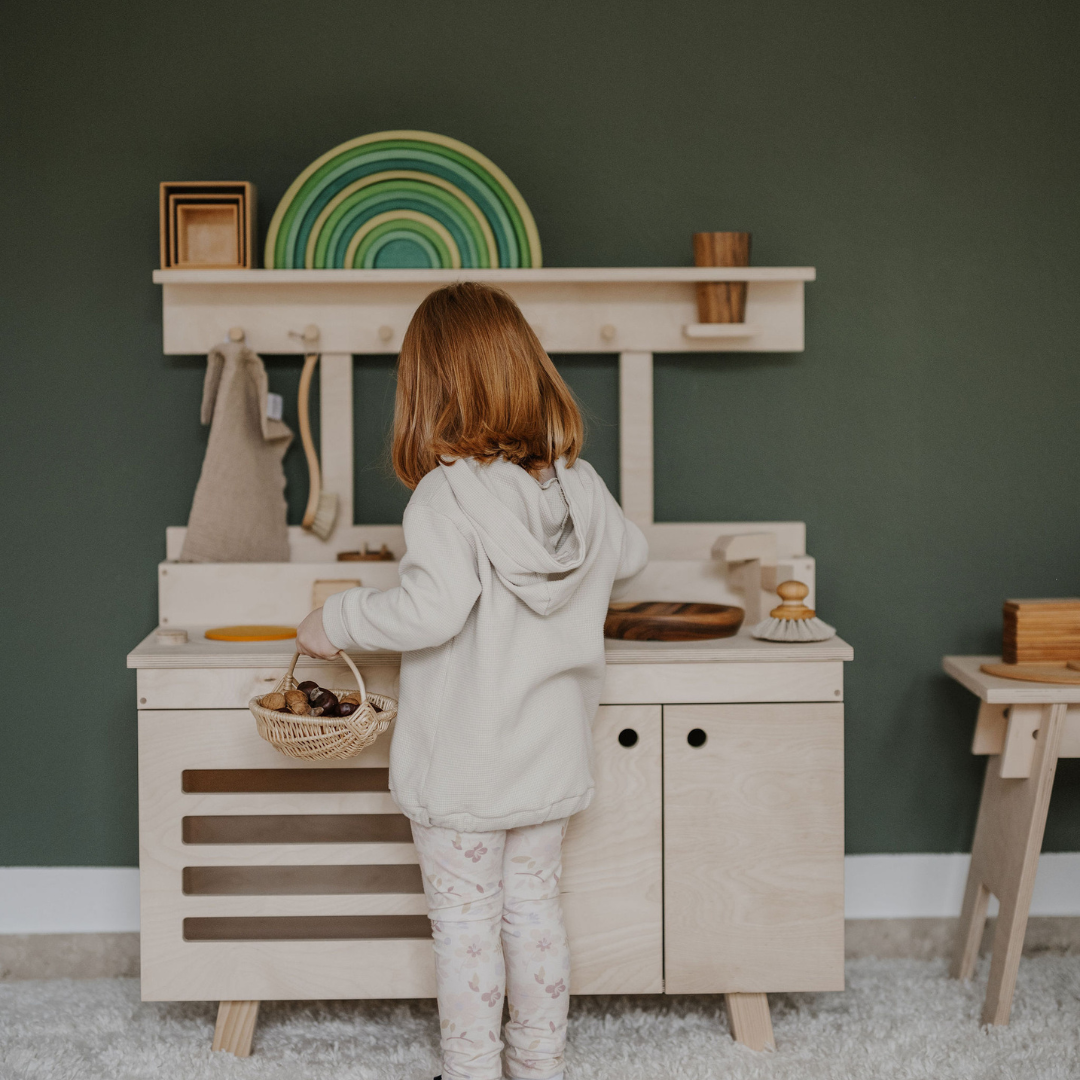 UMI play kitchen